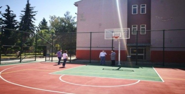 Adana’da 16 okula spor sahası yaptırıldı