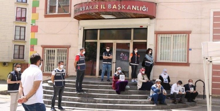 HDP önündeki ailelerin evlat nöbeti 254'üncü gününde