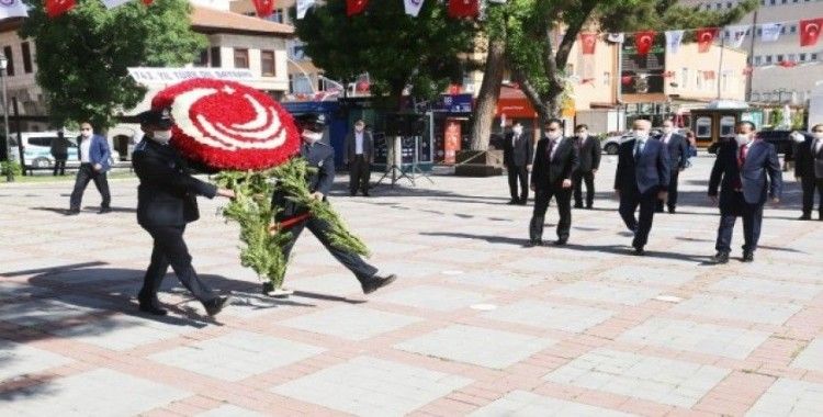 Karaman’da 743. Türk Dil Bayramı sade bir törenle kutlandı