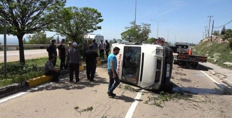 Kırıkkale’de yolcu minibüsü devrildi: 7 yaralı
