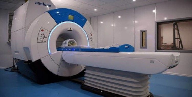 İsmail Demir, prototipi geliştirilen ilk yerli MR cihazını inceledi
