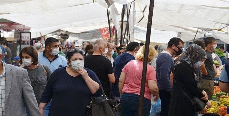 İstanbul'da 4 günlük sokağa çıkma kısıtlaması öncesi alışveriş yoğunluğu