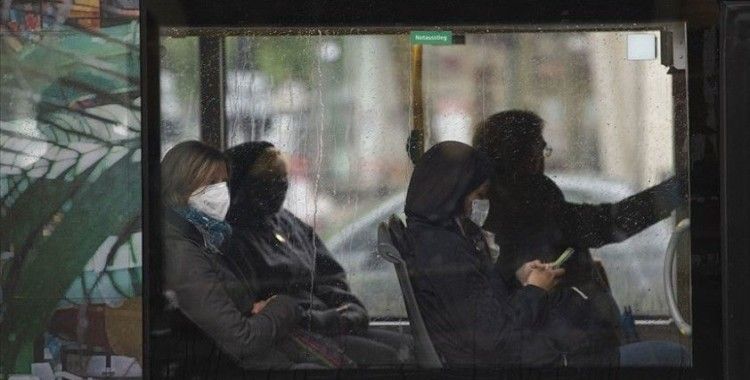 Avrupa ülkeleri Kovid-19 önlemlerini kaldırmayı sürdürüyor