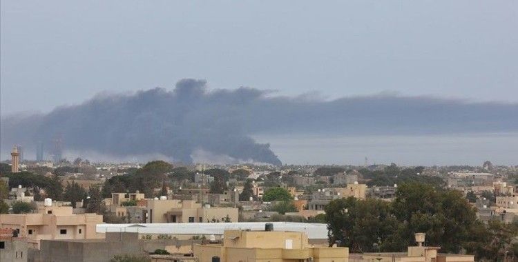 Libya Ordusundan Hafter milislerinin işgalindeki Vatiyye üssüne hava harekatı