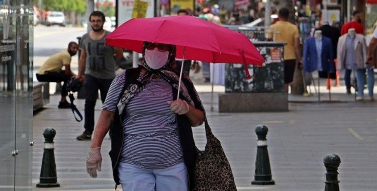 Antalya'da yaşlı vatandaşlar 41 derece dinlemedi