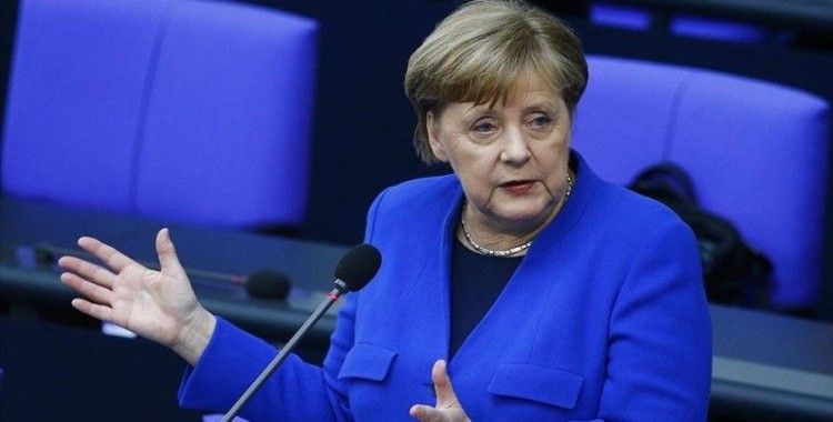 Almanya Başkanı Merkel: Fransa ile ortaklaşa 500 milyar avroluk fon önerme kararı aldık