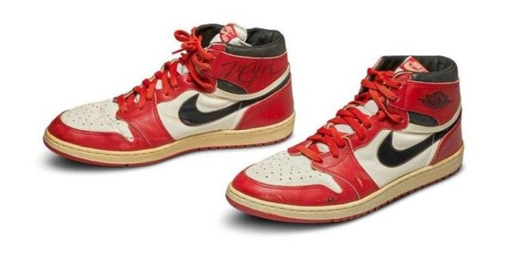 Michael Jordan'ın imzalı ayakkabısı 560 bin Dolar'a satıldı