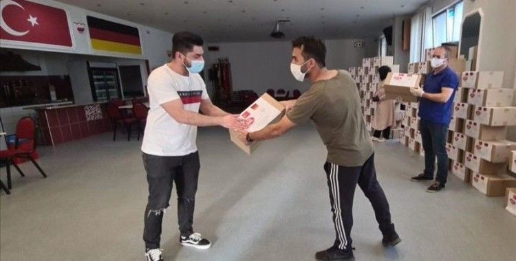 Almanya'daki sığınmacılara YTB'den bayram hediyesi