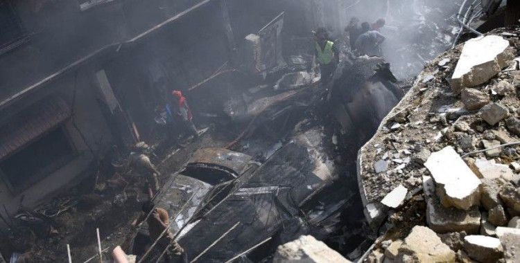 Karaçi Belediye Başkanı Ahtar: 'Kazada kimsenin kurtulduğunu düşünmüyoruz'