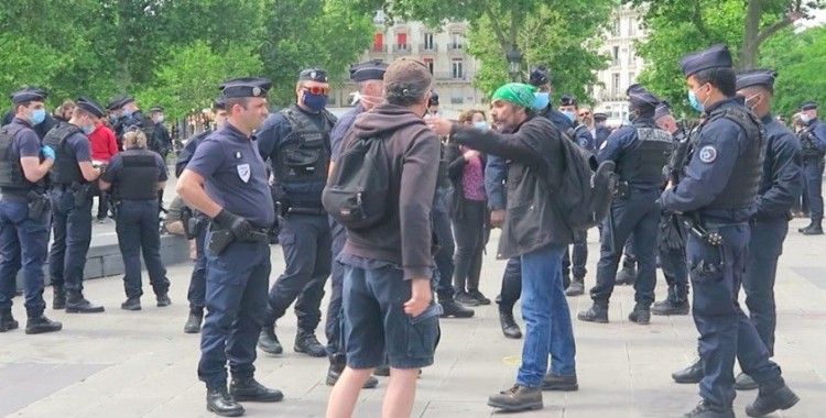 Fransa'da 'Sarı Yelekliler' yeniden eylem için sokağa indi