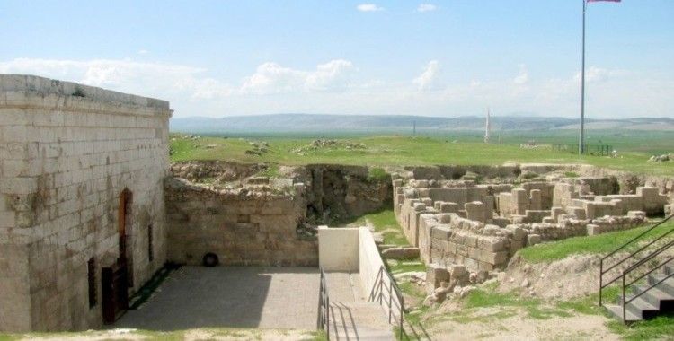  Haçlıların ve Ermenilerin paylaşamadığı tarihi kale gün yüzüne çıkmayı bekliyor