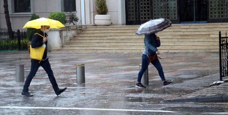 Beklenen yağmur İstanbul'da etkili olmaya başladı