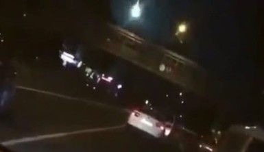 O anı arabaları ile giderken farkında olmadan böyle görüntülediler