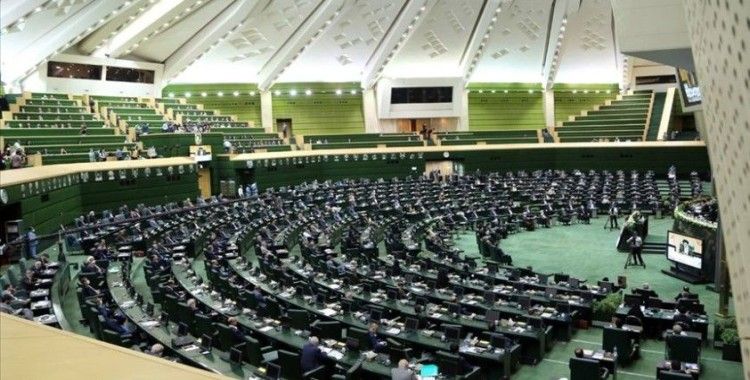 İran'da muhafazakar siyasetçi Kalibaf, Meclis Başkanı seçildi