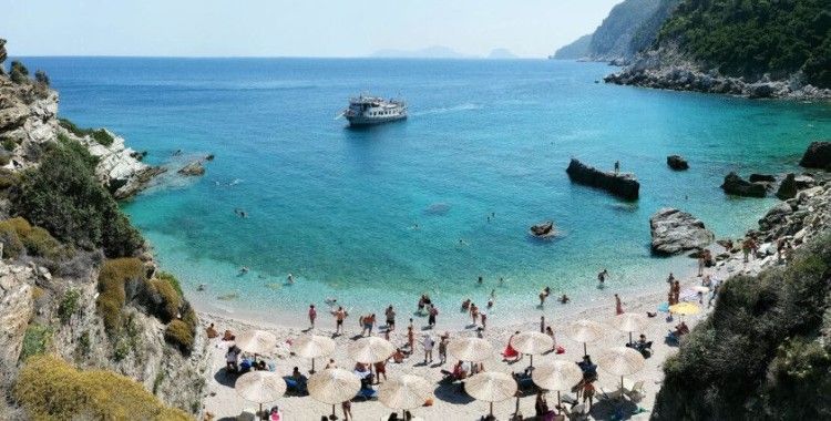 Yunanistan 15 Haziran'dan itibaren 25 ülkeden turist kabul edecek