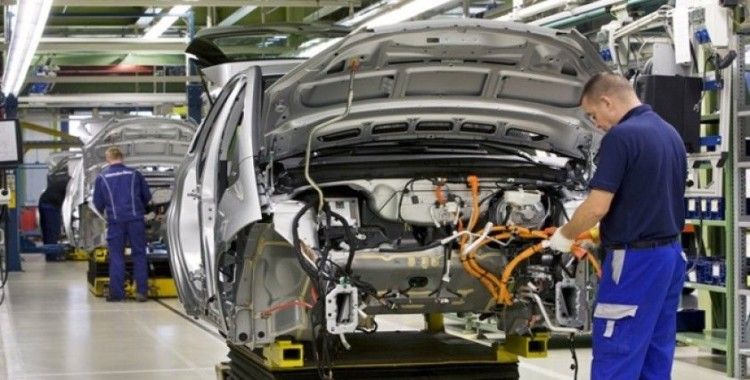 İngiltere'de Nisan ayında otomobil üretimi neredeyse 'tamamen durdu'