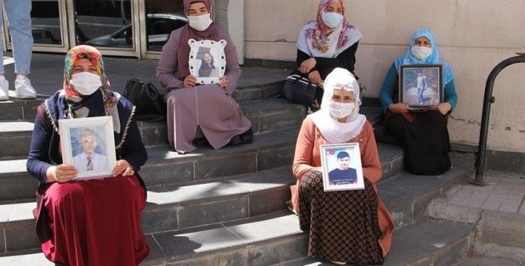 HDP önündeki ailelerin evlat nöbeti 271'inci gününde