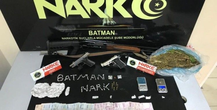 Batman'da uyuşturucu tacirlerine şafak operasyonu: 12 gözaltı