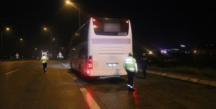 Korona testi sonucu beklemeyen kadının bindiği otobüs Bolu'da durduruldu