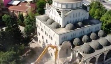 Avcılar Hacı Ahmet Tükenmez Camisi'nde yıkım başladı