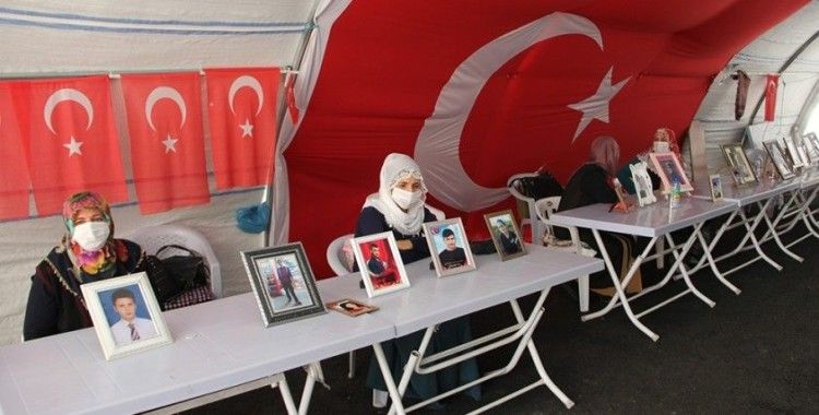 HDP önündeki ailelerin evlat nöbeti 277'nci gününde