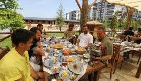 MKE Ankaragücü Başkanı Fatih Mert ve yönetim kurulu takımla kahvaltıda bir araya geldi 