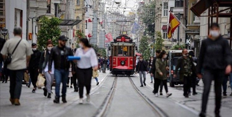 İstanbul'da ticaret ve turizm merkezleri hareketlenmeye başladı