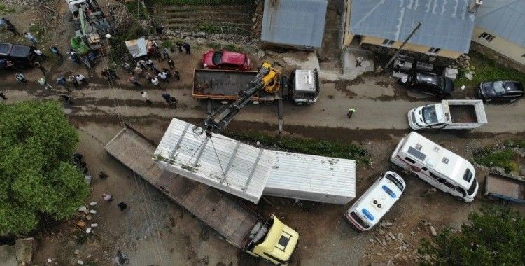 Bingöl'de deprem bölgesine konteynerler gelmeye başladı
