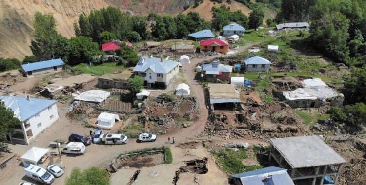 AFAD: 'Bingöl depreminde 22 yapı yıkıldı, 214 yapı ağır hasar gördü'