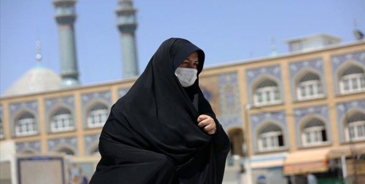 İran'da Kovid-19 kaynaklı can kaybı son 24 saatte 120 arttı