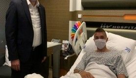 Gençlik ve Spor Bakanı Kasapoğlu, Muslera'yı hastanede ziyaret etti