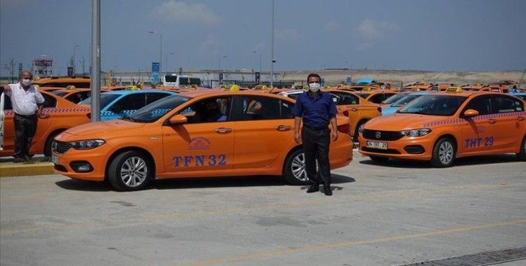 İstanbul Havalimanı taksicilerinden İBB'nin 5 bin yeni taksi projesine tepki
