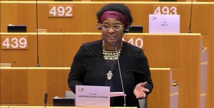 Mali kökenli AP milletvekili, Belçika polisinin ırkçı saldırısına uğradığını iddia etti