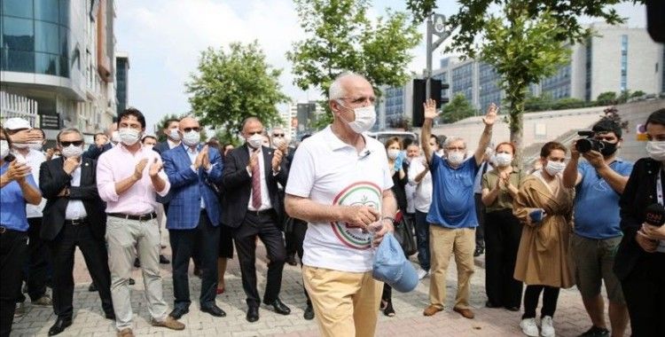 İstanbul Barosu Başkanı Durakoğlu, Ankara yürüyüşüne başladı