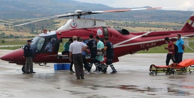 Ambulans helikopter kolu kopan işçi için havalandı