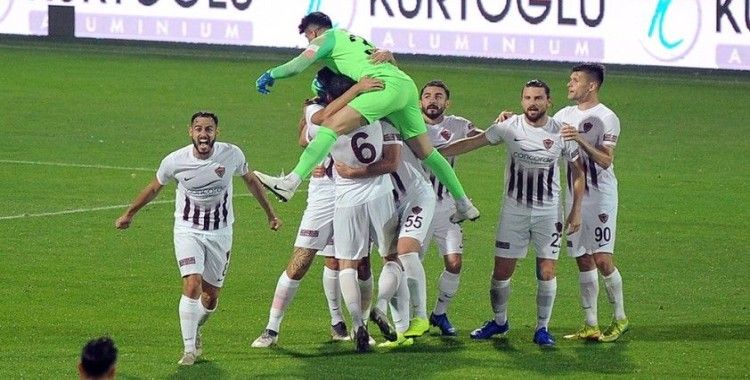 İstanbulspor, sahasında Hatayspor ile 2-2 berabere kaldı