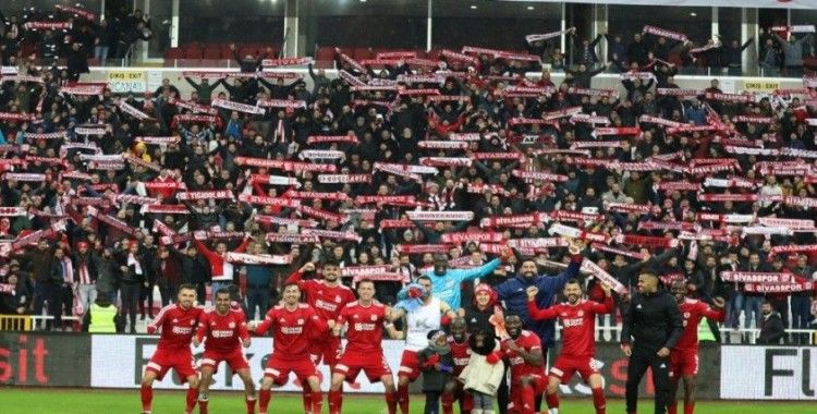 Sivasspor taraftarı, Mert Hakan ve Emre Kılınç’ın takımdan ayrılmasını istemiyor