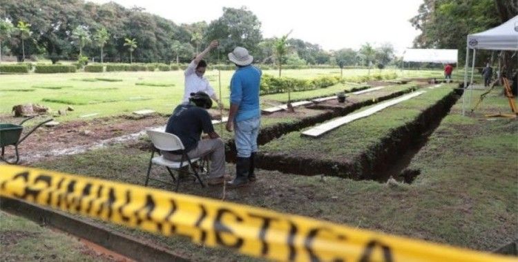 ABD'nin Panama'yı işgalinde ölen 19 kişinin mezarı, kimlik tespiti için açıldı