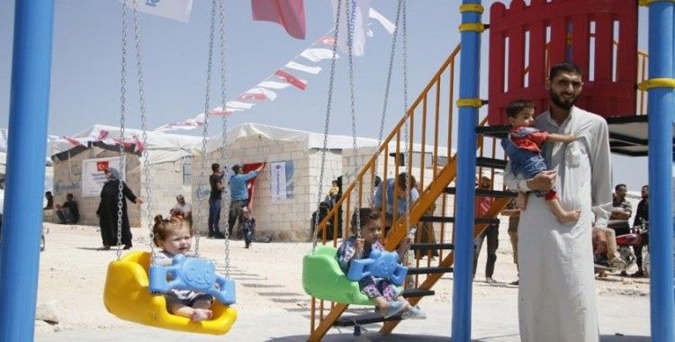 İdlib'de Türkiye 5 bin biriket evin inşasına devam ediyor