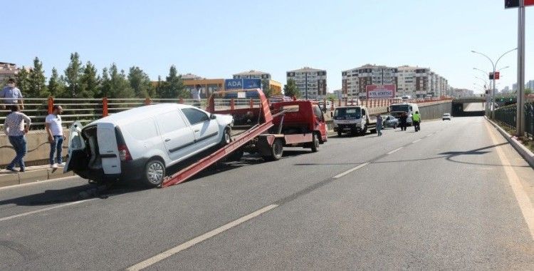 Diyarbakır'da zincirleme trafik kazası: 2’si çocuk 7 yaralı