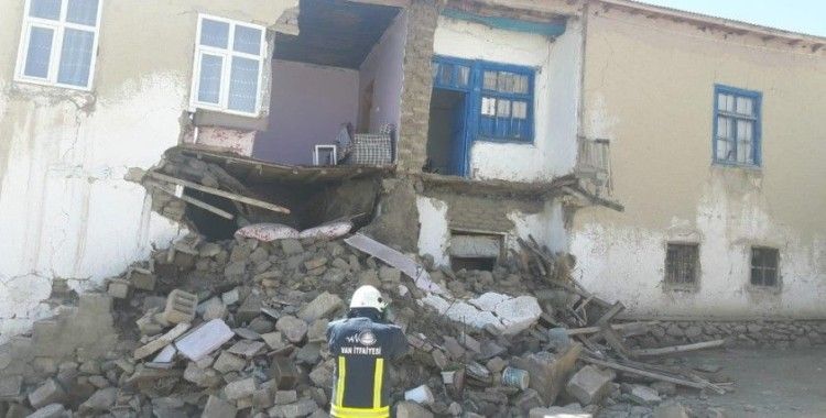 Depremin vurduğu mahallelerde hasar tespit çalışması