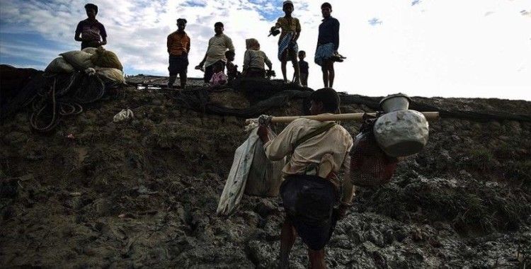 Malezya'ya geçmeye çalışan onlarca Arakanlının denizde öldüğü iddia edildi