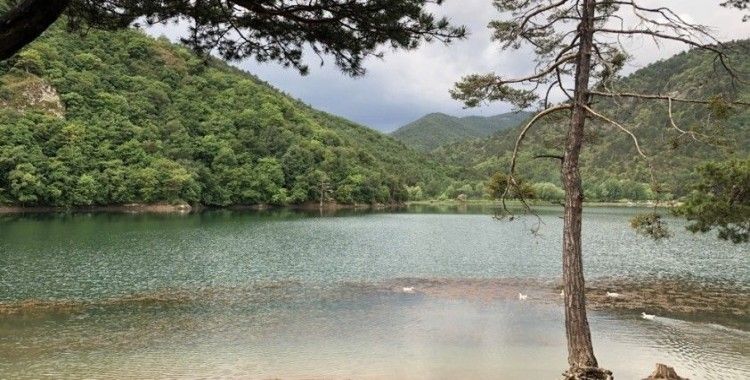 Sessizliği, sakinliği ve doğasıyla kampçıların uğrak noktası Boraboy Gölü