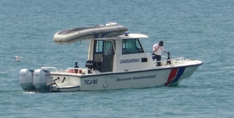Battığı iddia edilen tekne ve içerisindeki kişiyi arama çalışmaları yeniden başladı