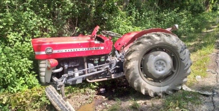 Kastamonu'da traktör ile otomobil çarpıştı: 3 yaralı