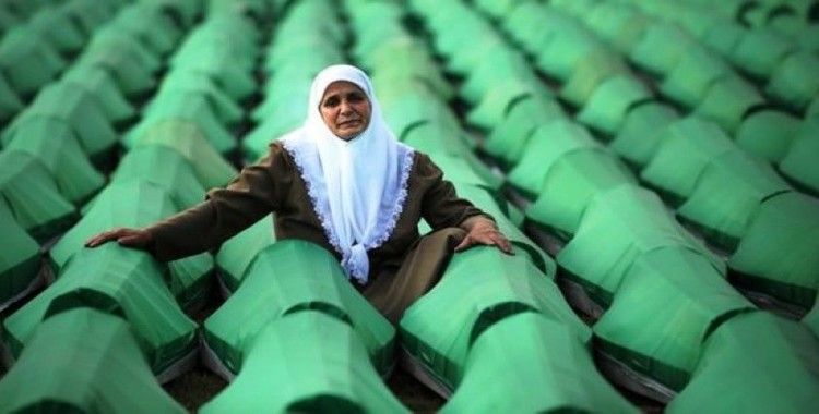 Hollanda'dan Srebrenitsa kurbanlarının yakınları için tazminat komitesi