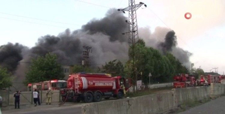 Başakşehir’deki bir fabrikada yangın çıktı