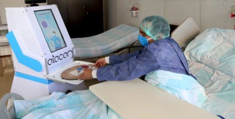 Kovid-19 hastalarının hemşire robotu 'Atacan' göreve başladı