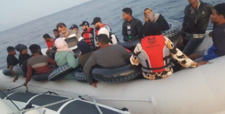 Düzensiz göçmenleri karadan ulaşımın olmadığı alana bırakıp gittiler