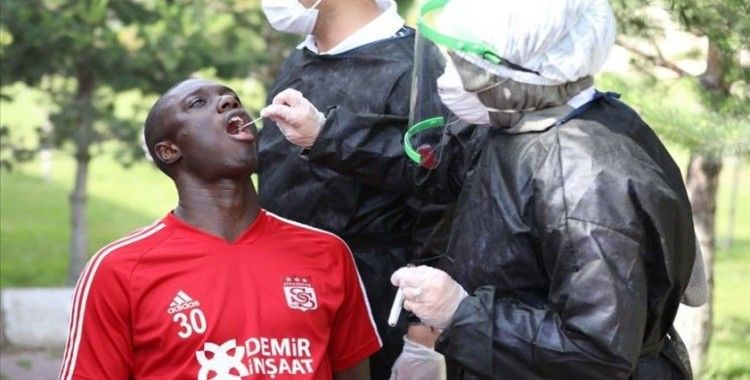 Sivasspor'da teknik heyet ve futbolcularda Kovid-19'a rastlanmadı